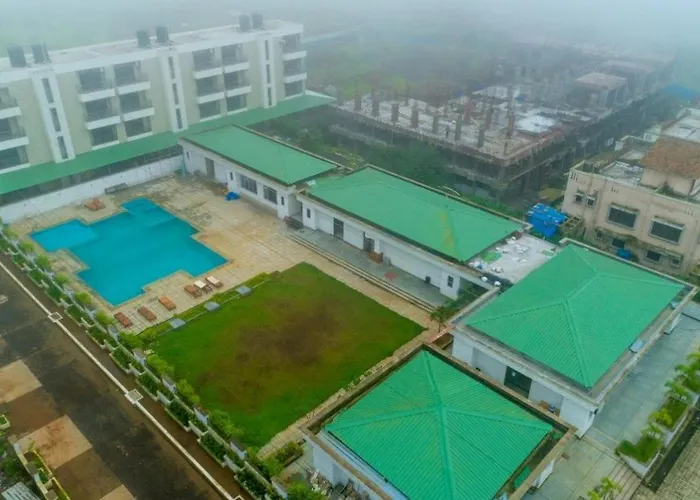 The Retreat-Glasshouse Bungalow Igatpuri