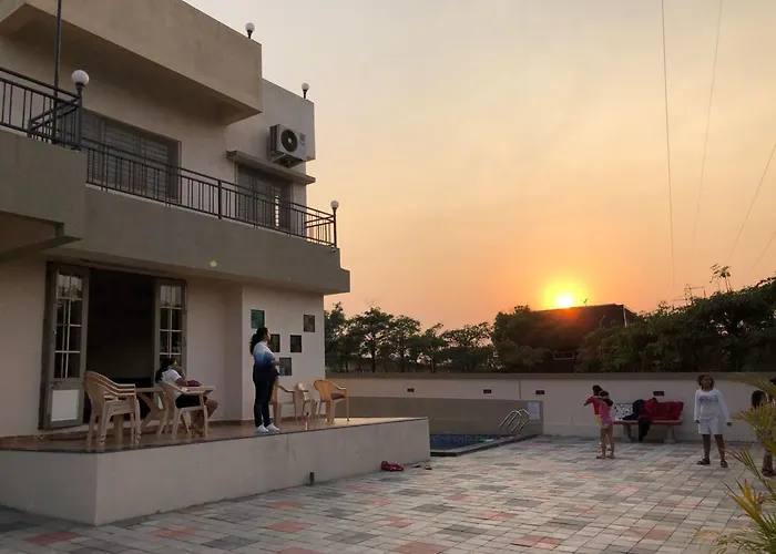 V2- Vue' Villa Igatpuri